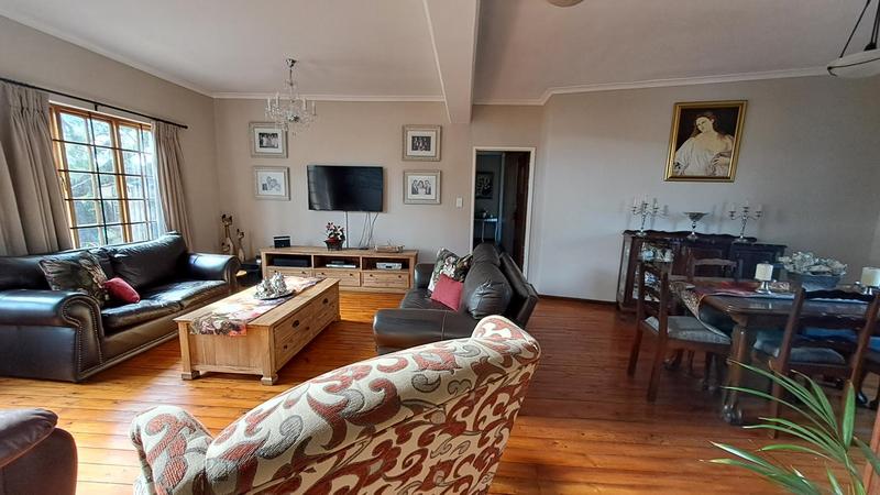 4 Bedroom Property for Sale in Albertinia Western Cape